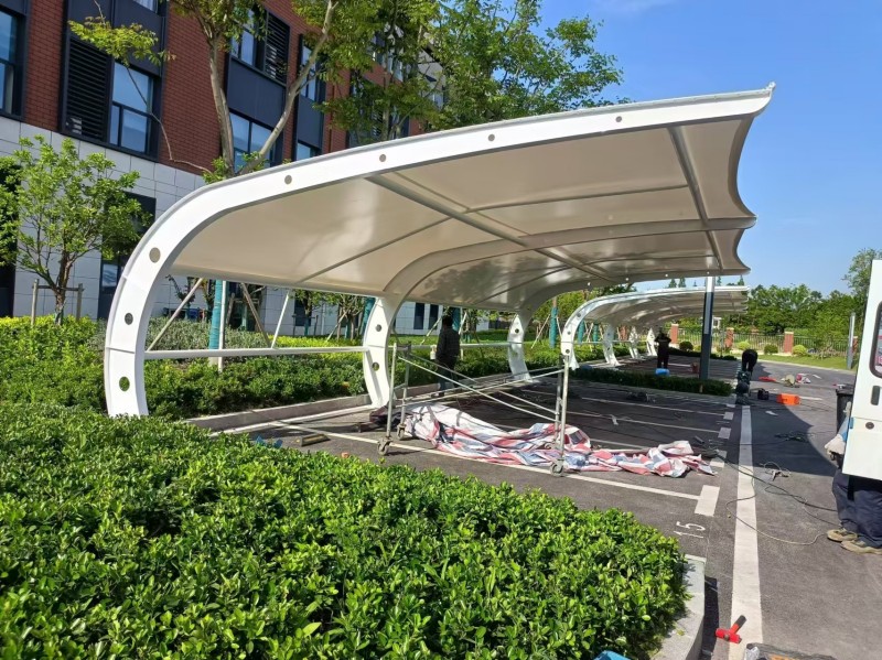 建德推拉棚用半年就漏水？先查檐口接缝、膜材搭接和排水坡度这3处-1